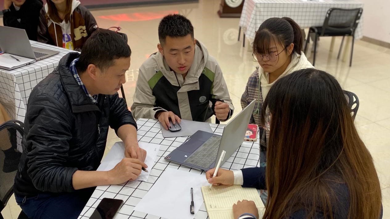 1635262033341242.jpg 图2 川旅创新创业学院成功召开万象城平台创新创业项目巡诊活动.jpg